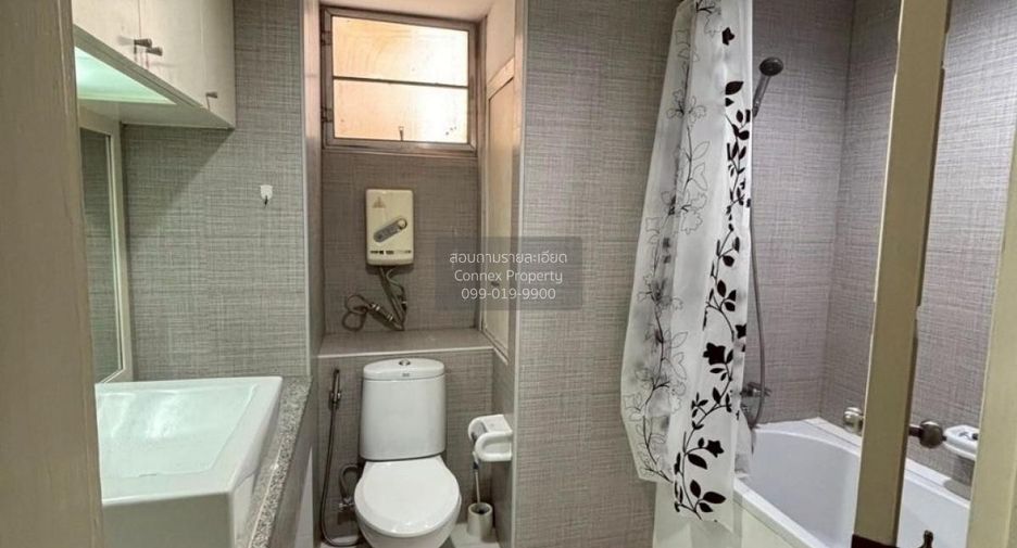 For rent 3 bedrooms condo in Watthana, Bangkok