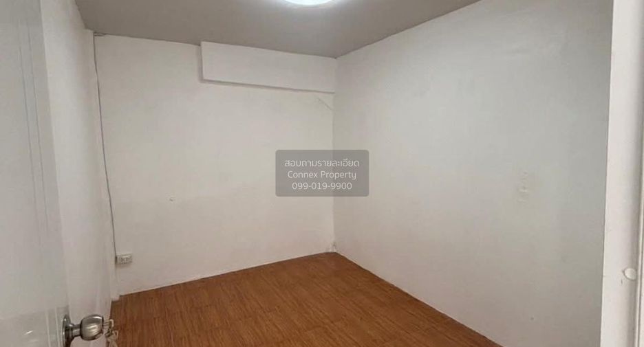 For rent 2 bedrooms townhouse in Phra Khanong, Bangkok