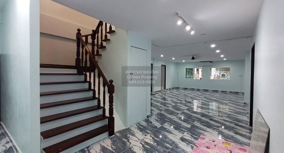 Casa en alquiler de 6 habitaciones en Bang Na, Bangkok