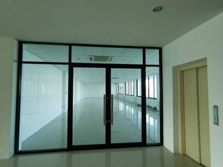 For rent 1 bed office in Khlong Toei, Bangkok