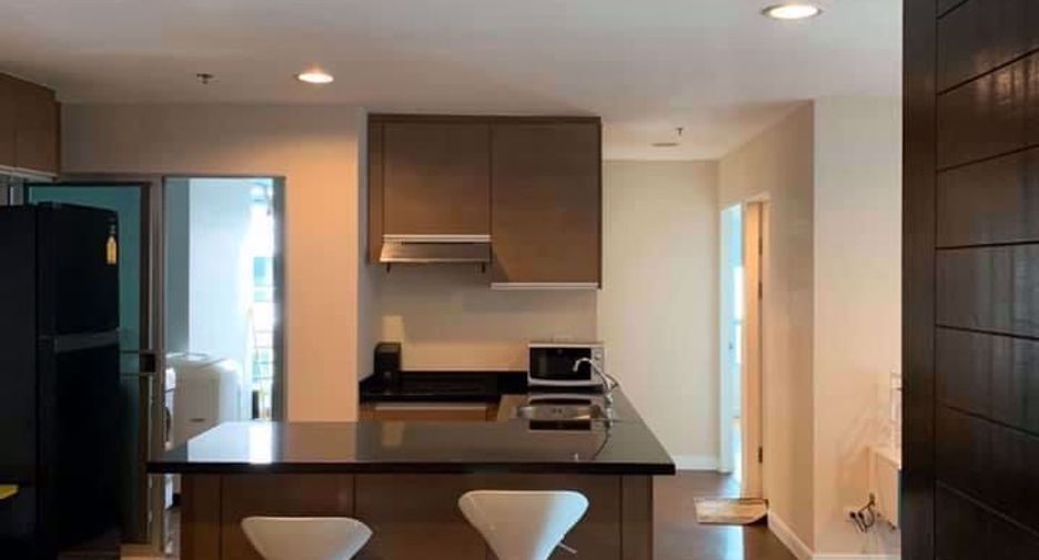 For rent 2 bed condo in Huai Khwang, Bangkok