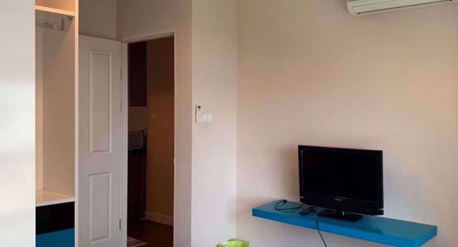 For rent 2 bed condo in Huai Khwang, Bangkok