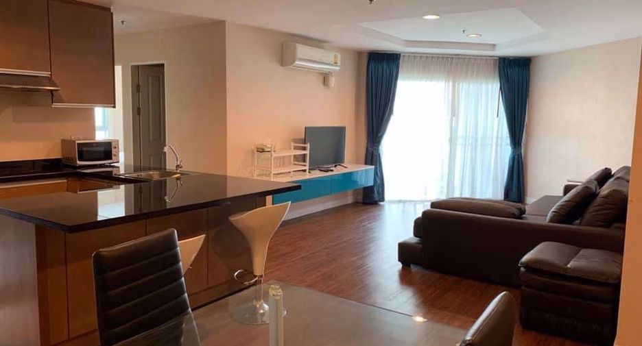 For rent 2 bed condo in Huai Khwang, Bangkok