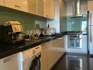For sale 2 bed condo in Watthana, Bangkok