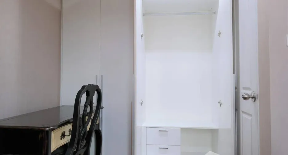 For rent 2 bed condo in Huai Khwang, Bangkok