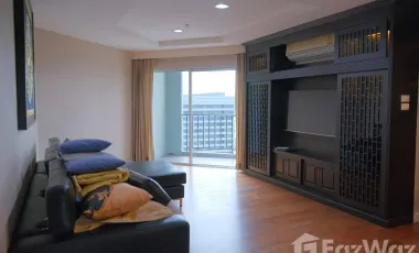 For rent 2 bed condo in Huai Khwang, Bangkok