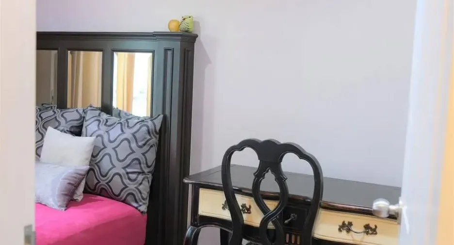For rent 2 bed condo in Huai Khwang, Bangkok