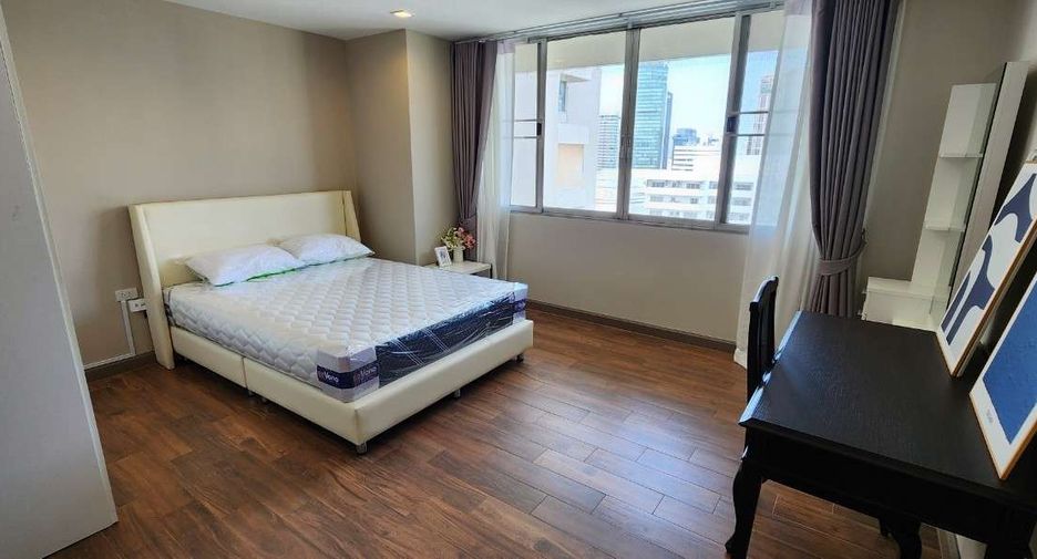 For rent 3 bedrooms condo in Watthana, Bangkok