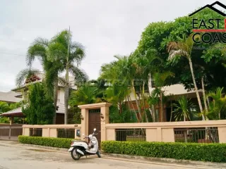For rent そして for sale 4 ベッドルーム house in Bang Lamung, Chonburi