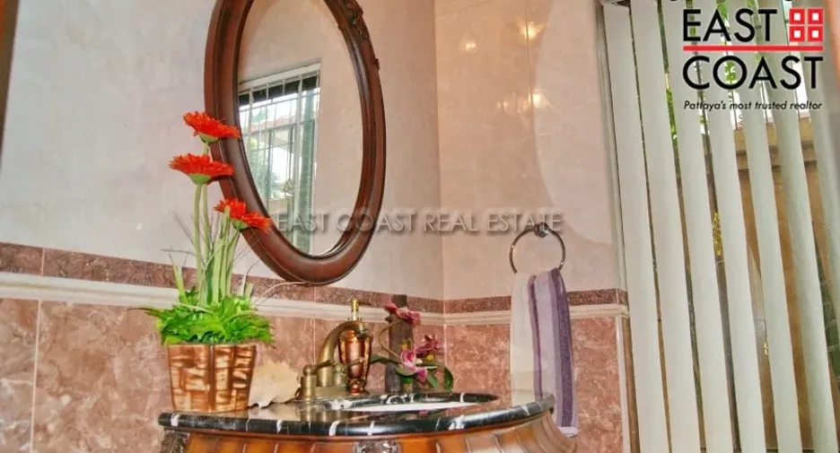 For rent そして for sale 4 ベッドルーム house in Bang Lamung, Chonburi