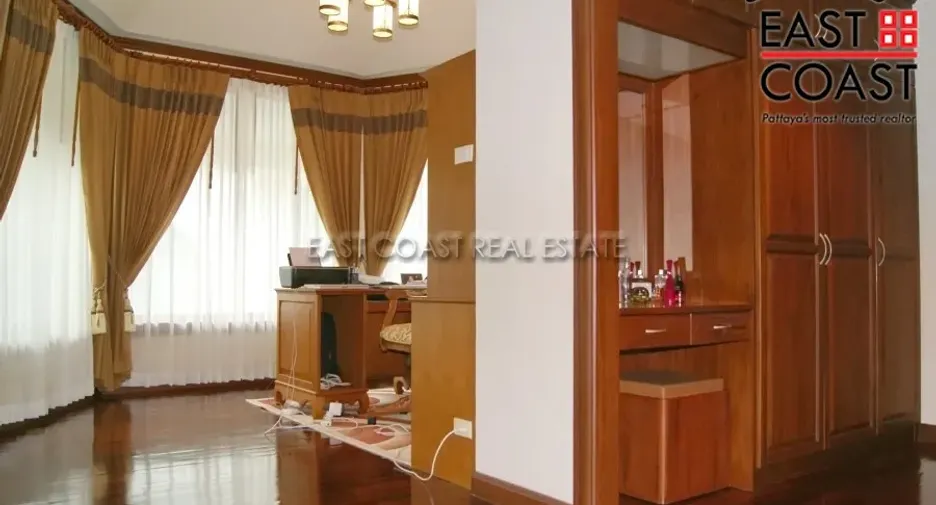 For rent そして for sale 4 ベッドルーム house in Bang Lamung, Chonburi