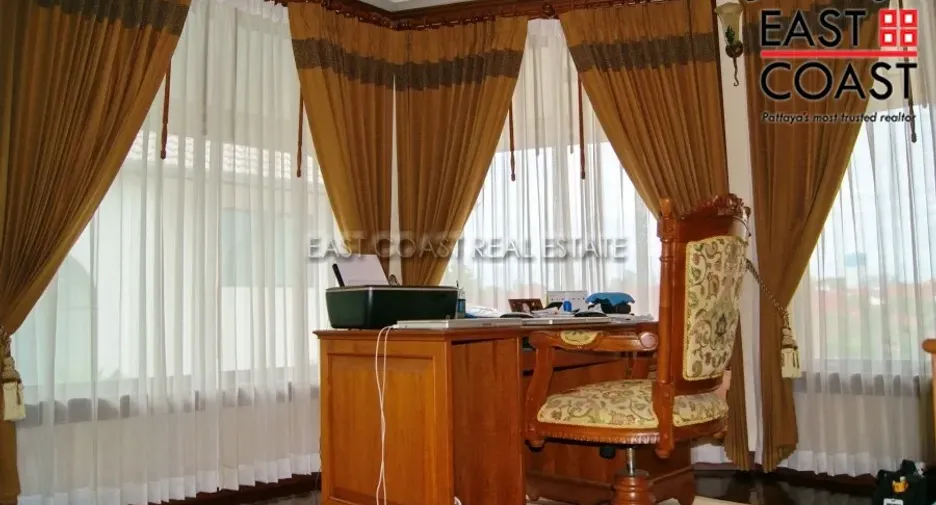 For rent そして for sale 4 ベッドルーム house in Bang Lamung, Chonburi