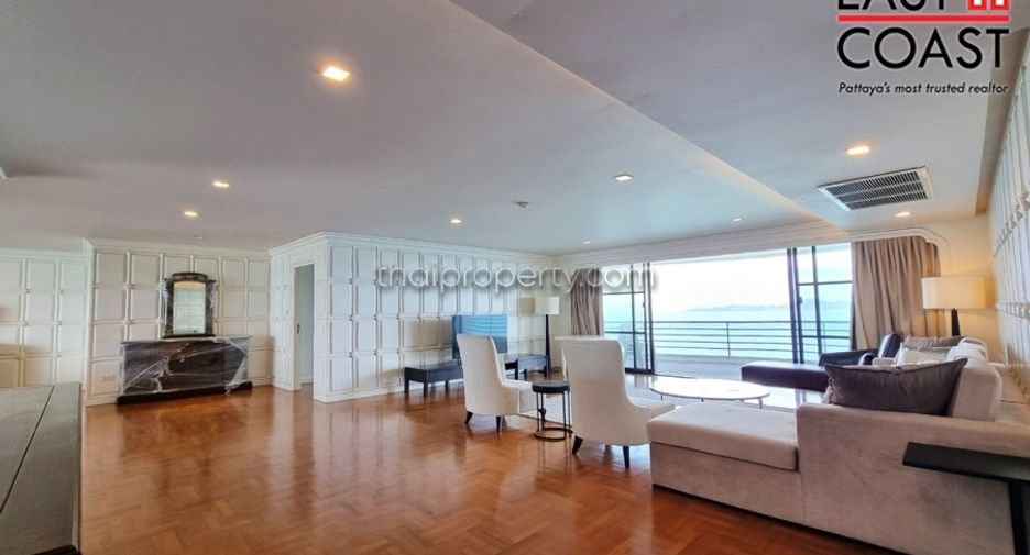 For rent 3 bedrooms condo in Bang Lamung, Chonburi