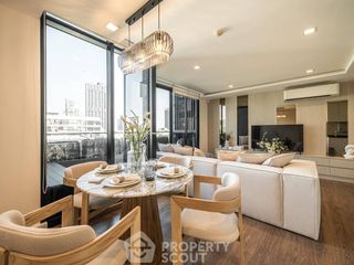 For rent そして for sale 3 Beds condo in Phra Khanong, Bangkok