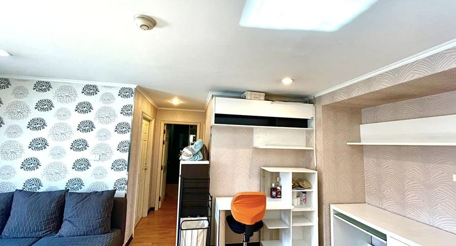 For rent 2 bed condo in Huai Khwang, Bangkok