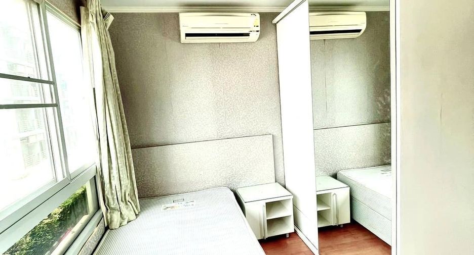 For rent 2 bed condo in Huai Khwang, Bangkok