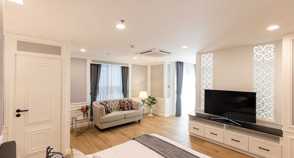 For sale 3 bed condo in Huai Khwang, Bangkok