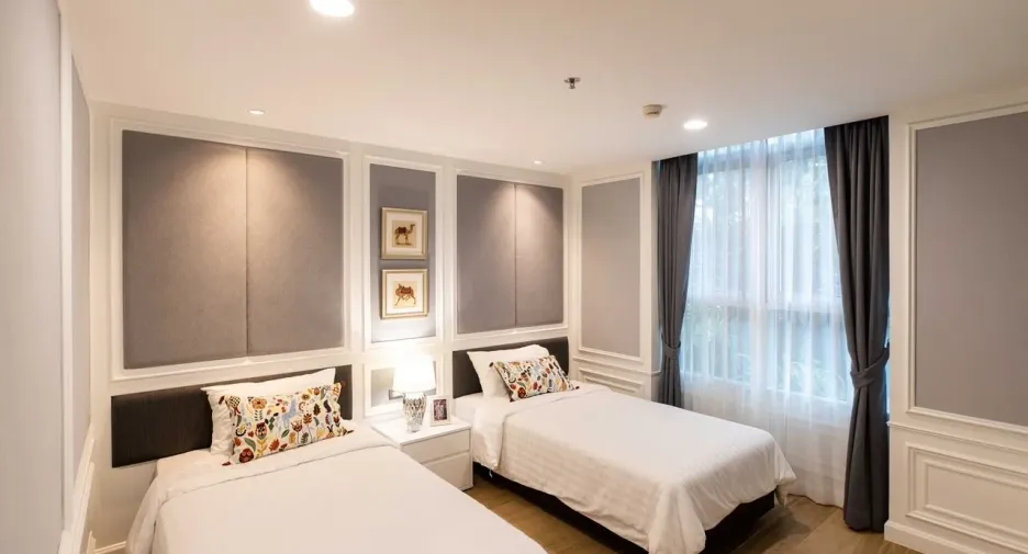 For sale 3 bed condo in Huai Khwang, Bangkok