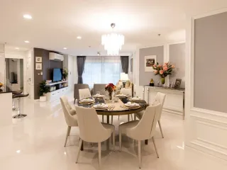 For sale 3 bed condo in Huai Khwang, Bangkok