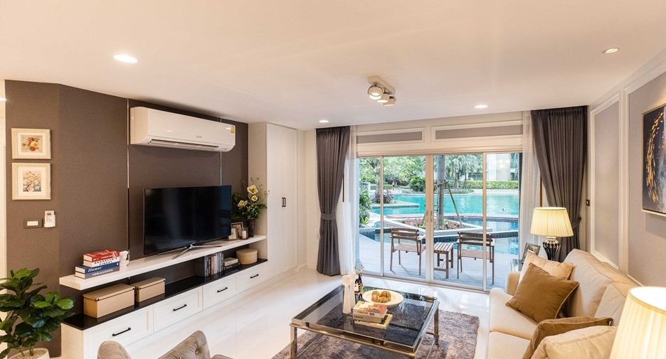 For sale 3 bed condo in Huai Khwang, Bangkok