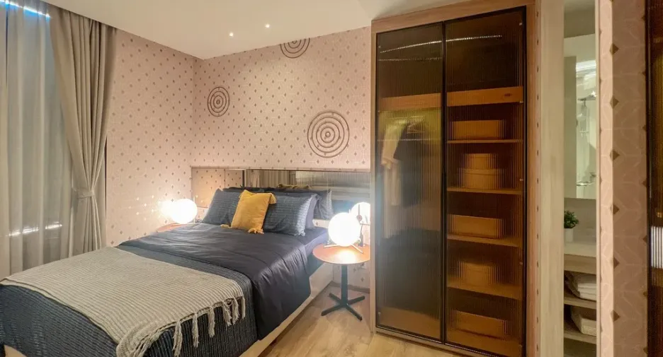 For sale 2 bed condo in Watthana, Bangkok