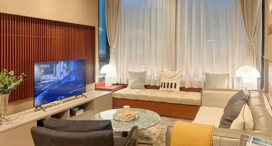 For sale 2 bed condo in Watthana, Bangkok