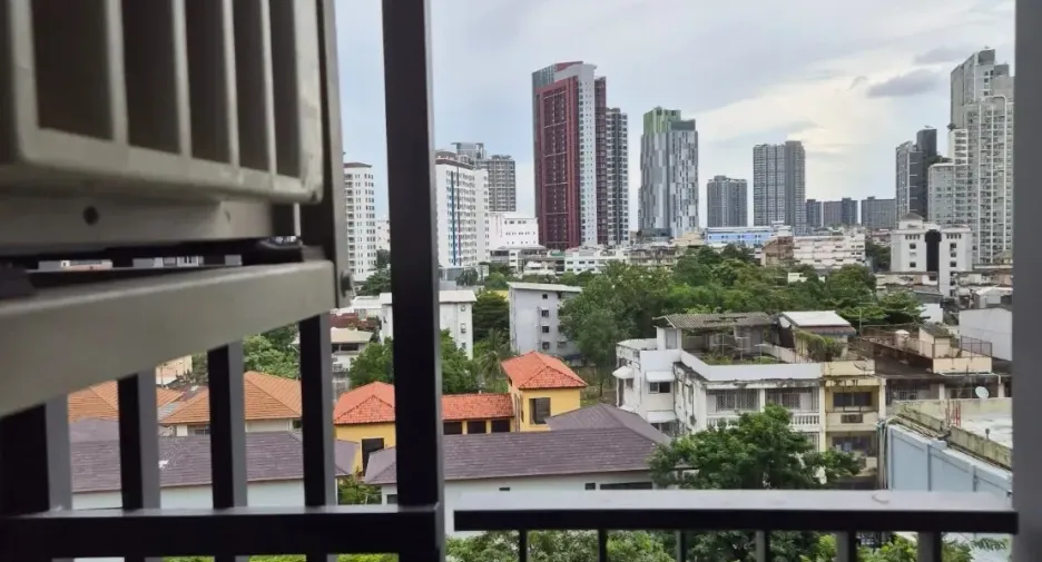 For sale 1 Beds condo in Khlong Toei, Bangkok