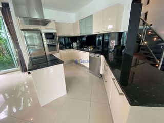 For rent 4 bed house in Bang Lamung, Chonburi