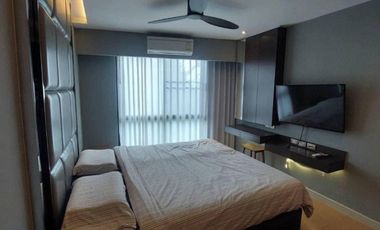 For sale 1 bed condo in Khlong Toei, Bangkok