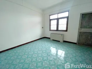 For sale 6 bed townhouse in Mueang Nonthaburi, Nonthaburi
