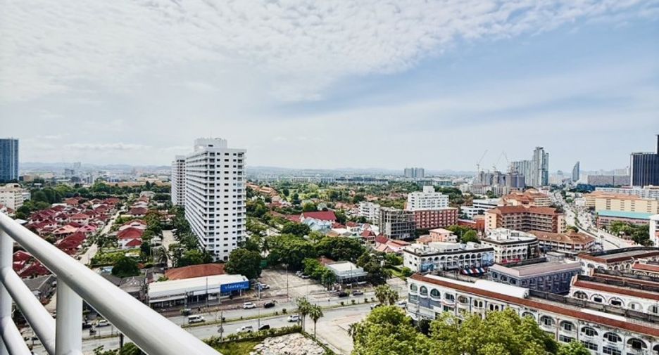 For sale 1 bed condo in Pratumnak, Pattaya