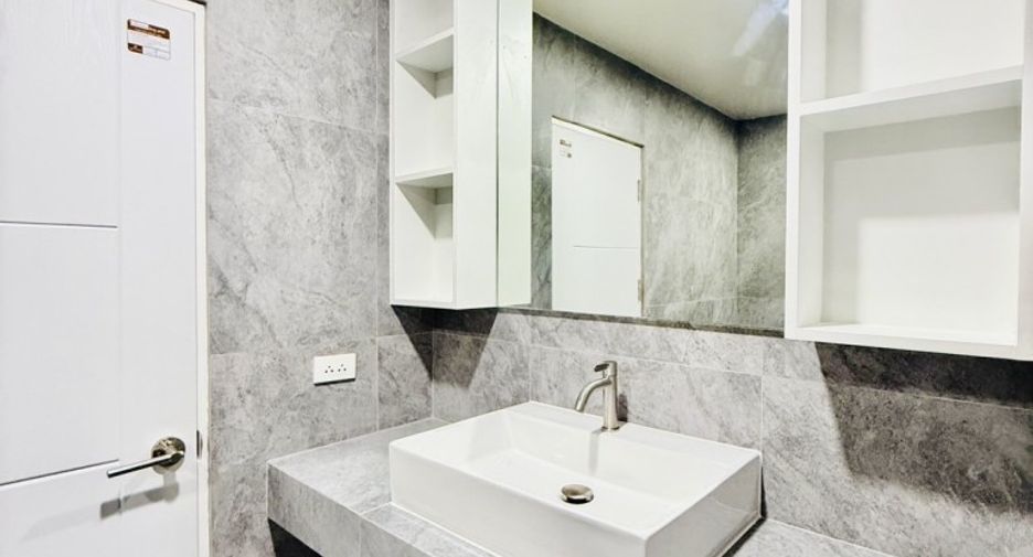 For sale 1 bed condo in Pratumnak, Pattaya
