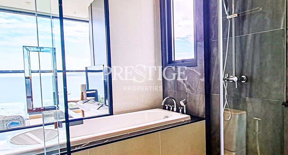 For rent 2 bedrooms condo in Pratumnak, Pattaya