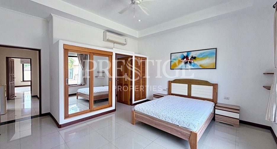 For rent and for sale 4 bedrooms house in Bang Lamung, Chonburi