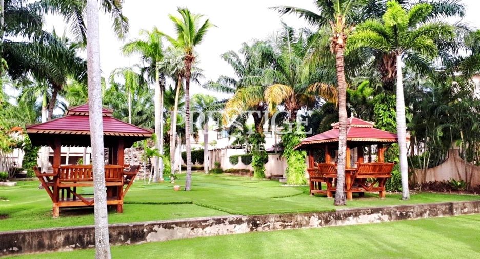 For sale and for rent 4 bedrooms house in Bang Lamung, Chonburi