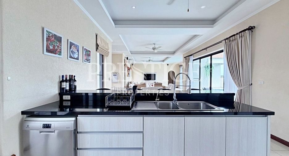 For rent and for sale 4 bedrooms house in Bang Lamung, Chonburi