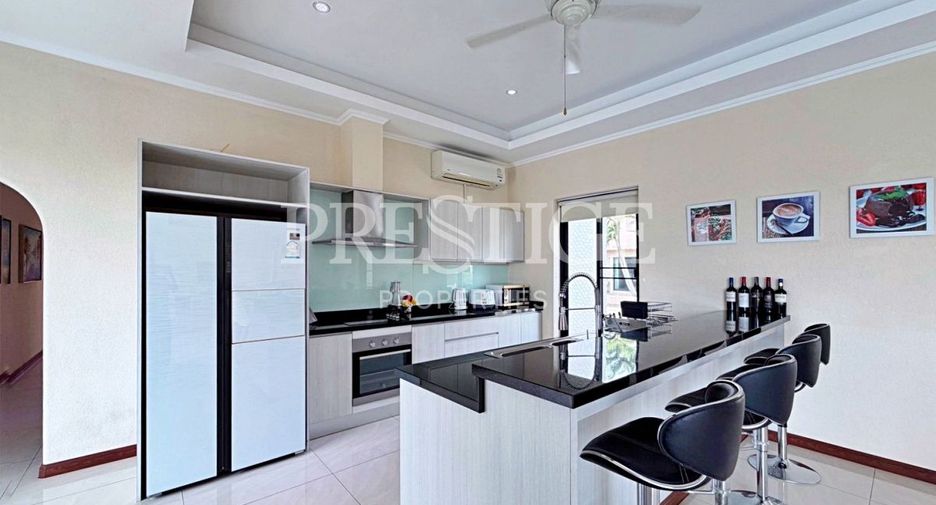 For rent and for sale 4 bedrooms house in Bang Lamung, Chonburi