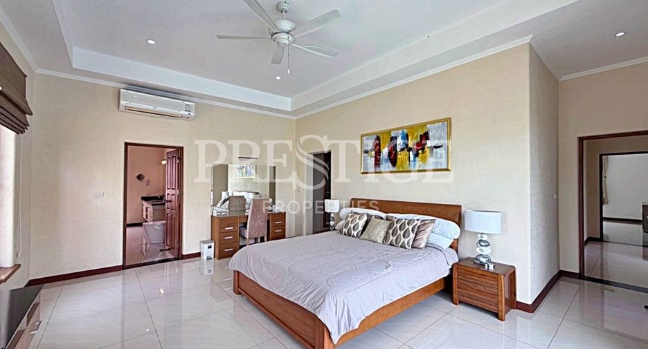 For rent and for sale 4 bedrooms house in Bang Lamung, Chonburi