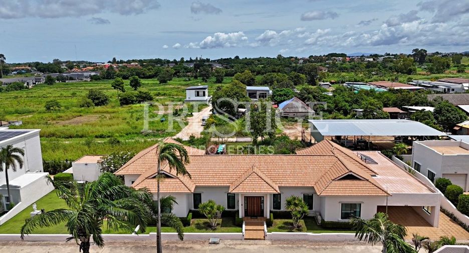 For rent and for sale 4 bedrooms house in Bang Lamung, Chonburi