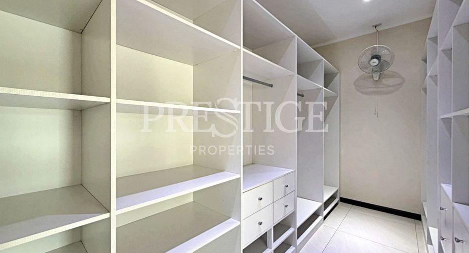 For rent and for sale 4 bedrooms house in Bang Lamung, Chonburi