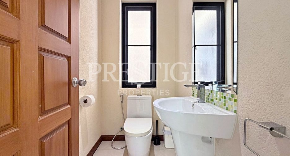 For rent and for sale 4 bedrooms house in Bang Lamung, Chonburi