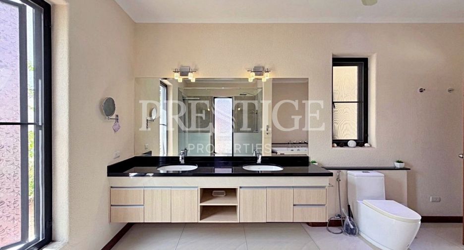 For rent and for sale 4 bedrooms house in Bang Lamung, Chonburi