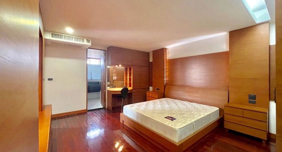 For rent 4 Beds condo in Khlong Toei, Bangkok