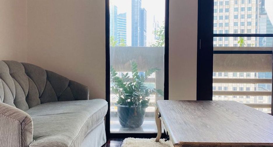 For rent 4 Beds condo in Khlong Toei, Bangkok