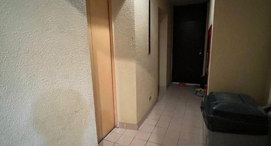 For rent 4 Beds condo in Khlong Toei, Bangkok