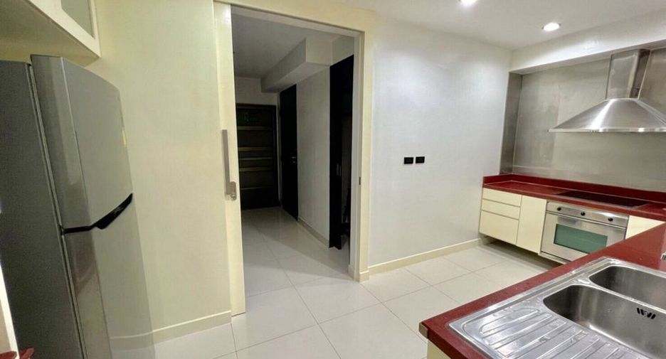For rent 4 Beds condo in Khlong Toei, Bangkok