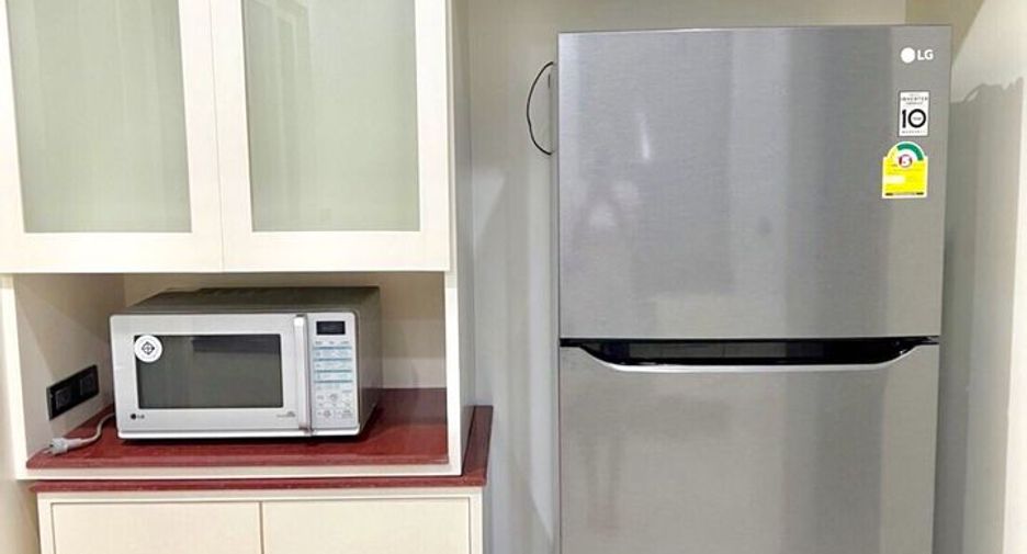 For rent 4 Beds condo in Khlong Toei, Bangkok