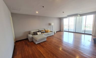 For rent 2 bed condo in Watthana, Bangkok