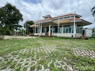 For sale 1 bed retail Space in San Kamphaeng, Chiang Mai