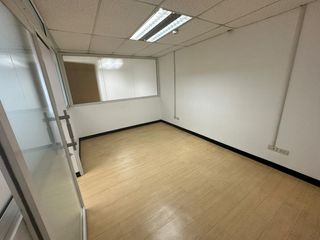 For rent 1 Beds office in Khlong Toei, Bangkok